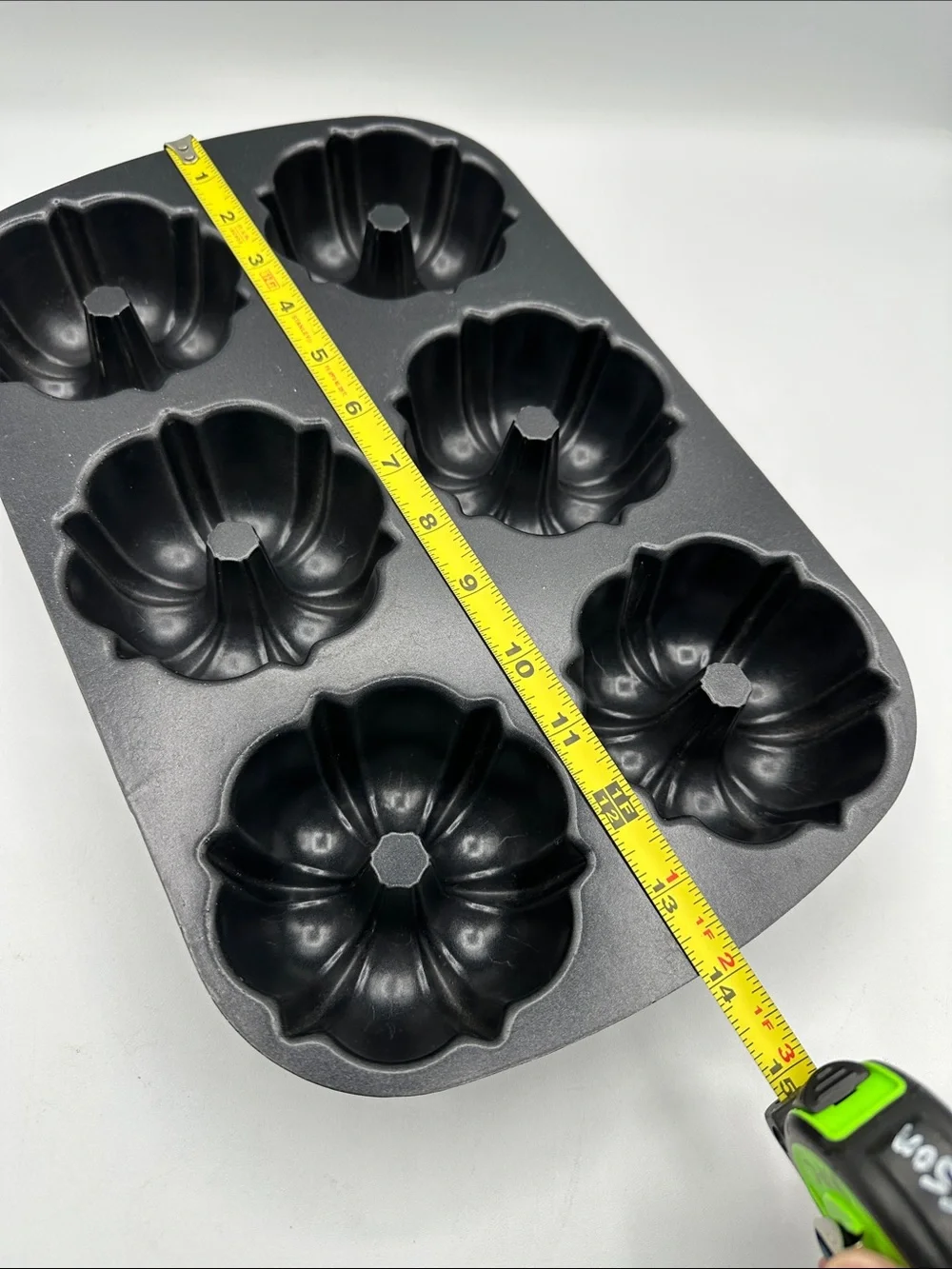 Nordic Ware 6 Bundt Muffin Pan. USA
